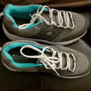 Champion Sneakers Shoes, worn only once and in good condition.